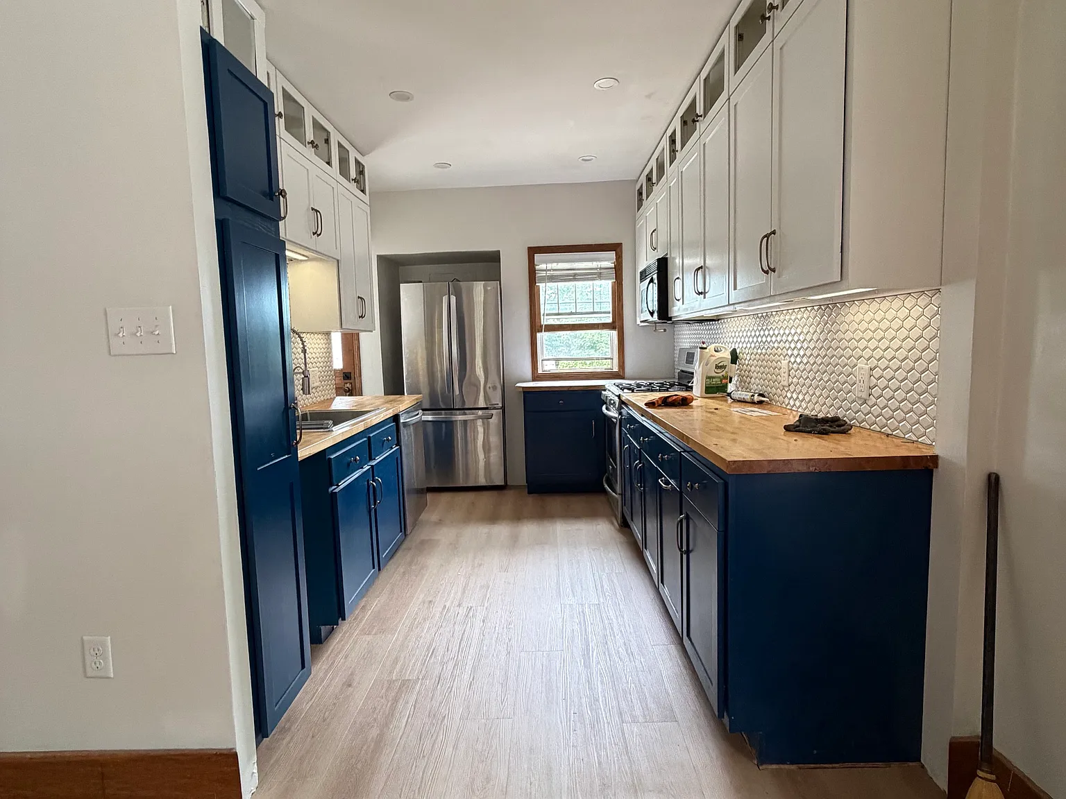 3 bed, 1387 sqft, $2,000 — Photo 3