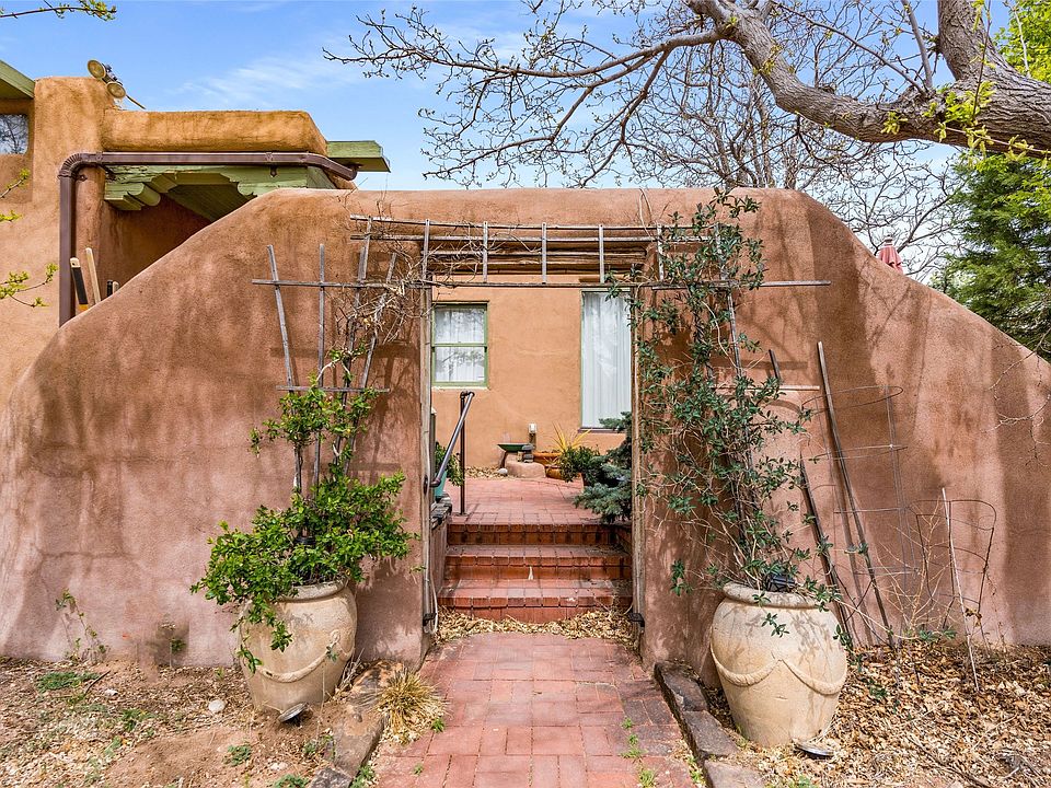 2nd image of 2180 Old Arroyo Chamiso Rd