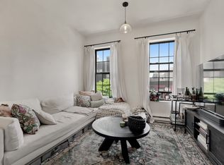 174 Roebling St #3, Brooklyn, NY 11211