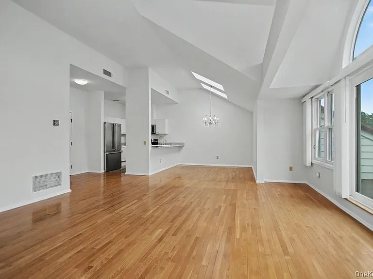 333 N State Rd #61 — Photo 9