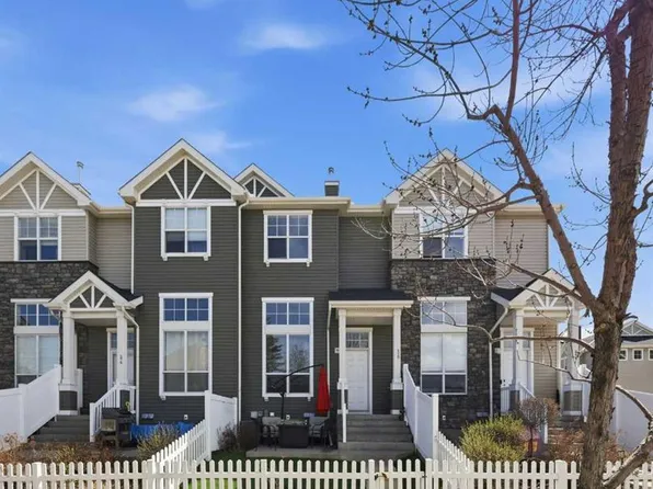270 NW Elgin Way SE, Calgary, AB T2Z 4T4