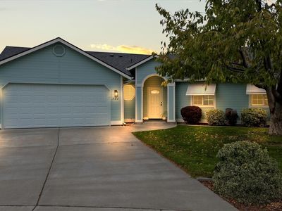 322 Wenas Ct, Richland, WA, 99352
