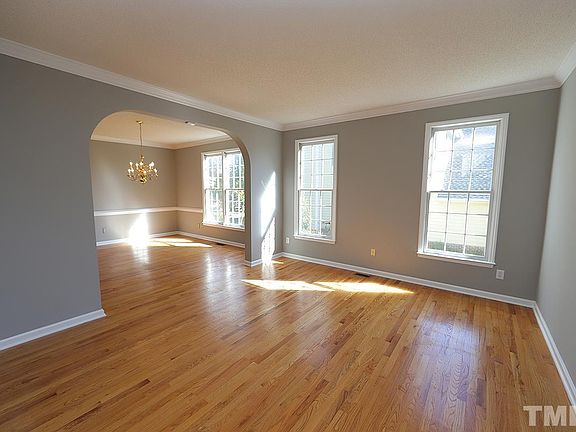 4th image of 104 Crane Meadow Pl