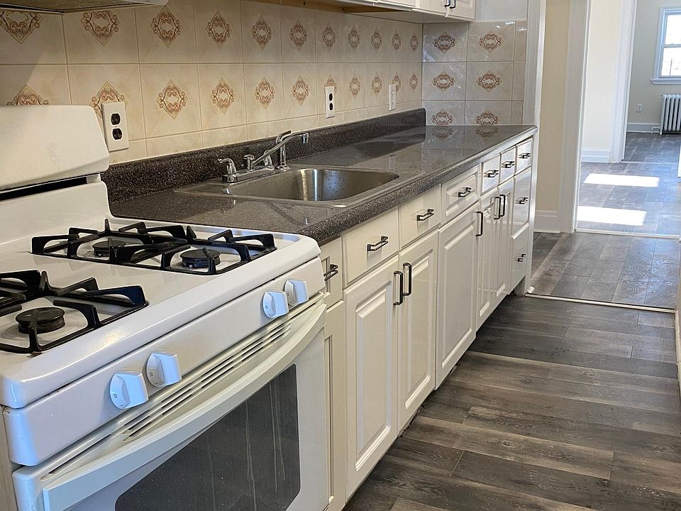 1st image of 294 Prescott St APT 3