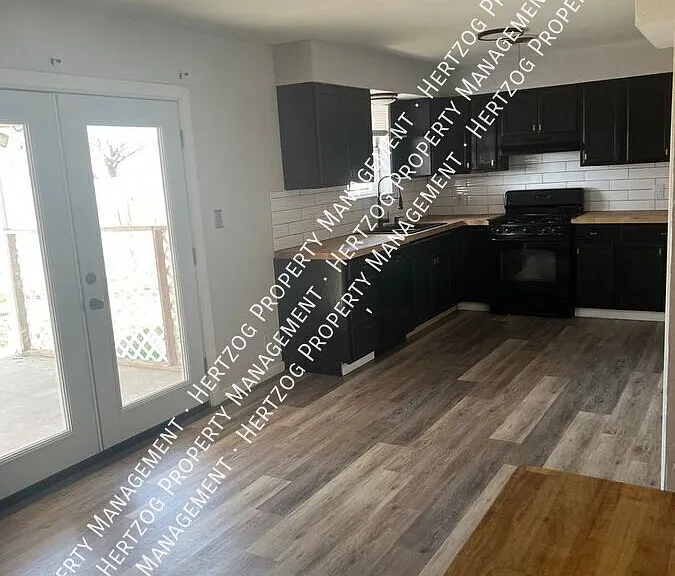 3200 El Camino St — Photo 11