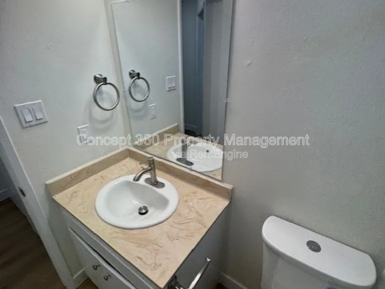 1021 Ohio Ave #7 — Photo 18