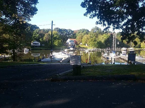 3rd image of 418 Sylview Dr