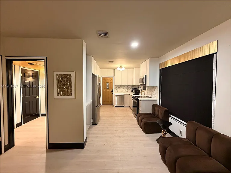 920 SW 50th Ave — Photo 19