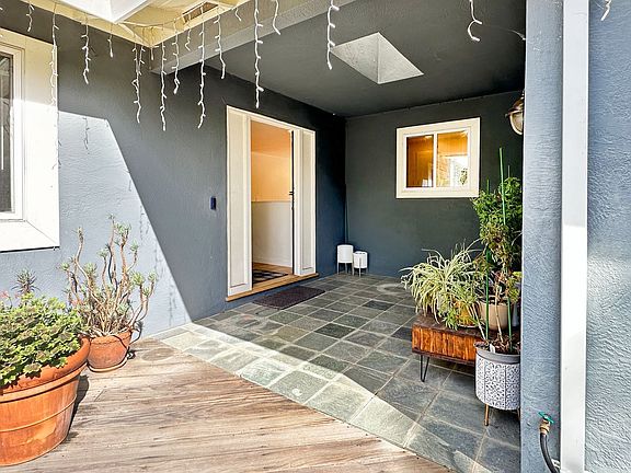 5th image of 5556 Griffin St
