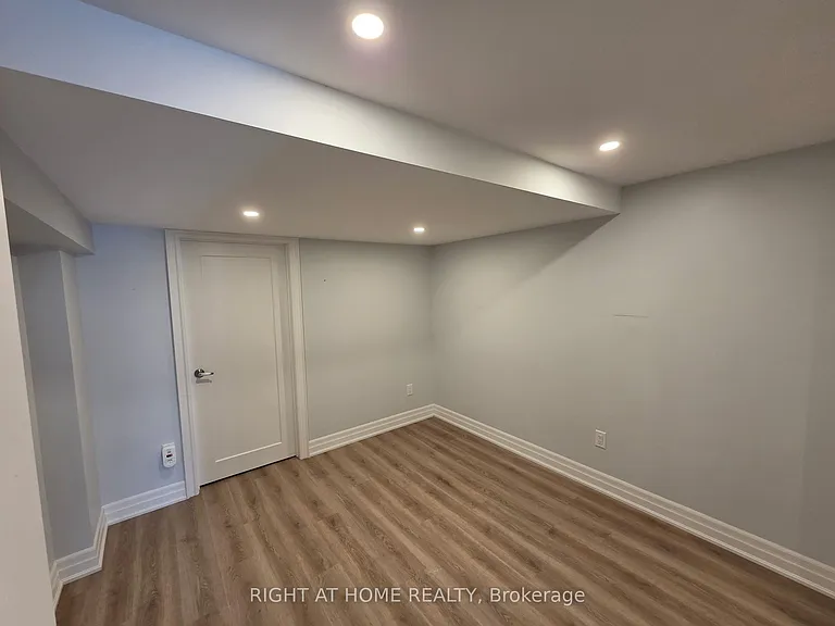 4203 Wheelwright Cres — Photo 10