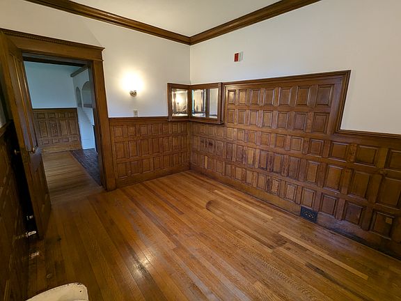 4th image of 23 Washington St #2