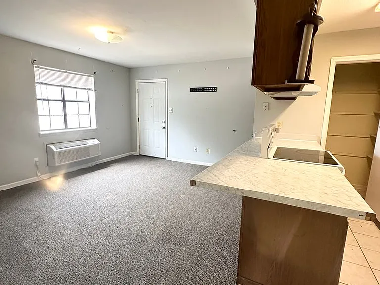 601 Bertig St — Photo 32