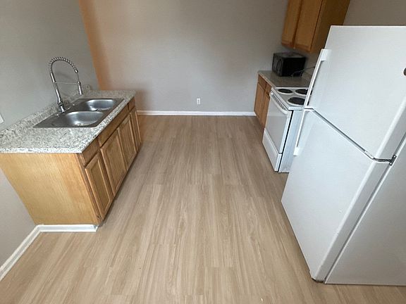 4th image of 6209 E 12th St #6209