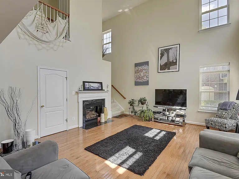6087 Piney Woods Ct — Photo 10