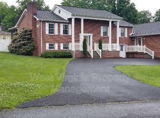 205 Millstone Dr, Beckley, WV 25801