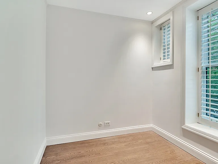 1228 N Dearborn St #2 — Photo 36
