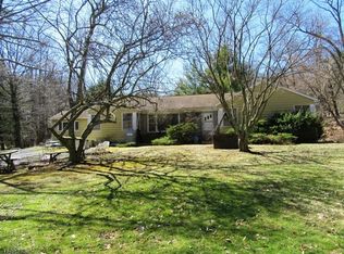 9 Baer Ct, Morristown, NJ 07960