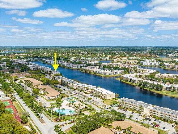 4th image of 7480 N Devon Dr #106