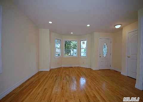 3rd image of 40 Mohegan Ave