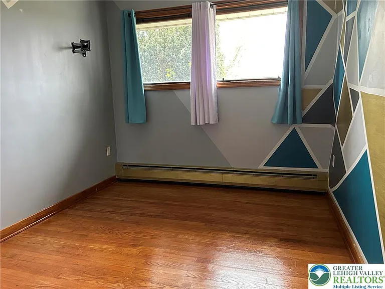 3318 N 3rd St — Photo 7