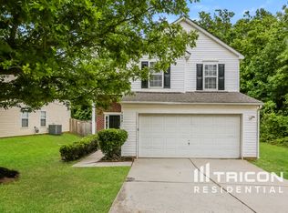 7022 Fox Point Dr, Charlotte, NC 28269