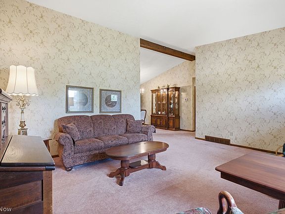 4th image of 12161 Woodridge Dr