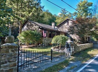 260 Keokee Chapel Ln, Cresco, PA 18326