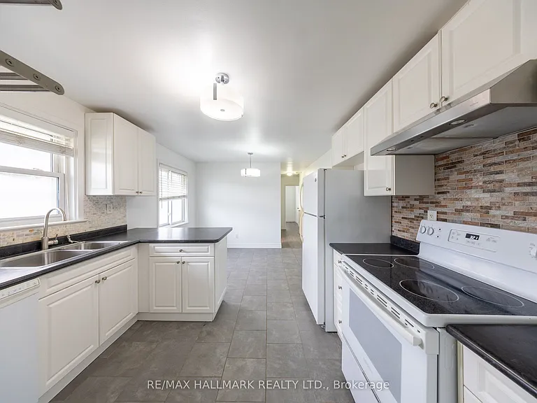1118 Athol St #MAIN — Photo 13