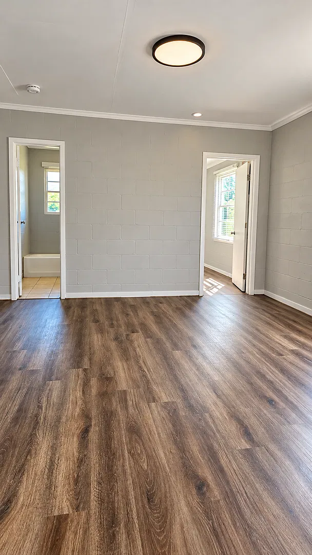 712 Burke Avenue — Photo 3