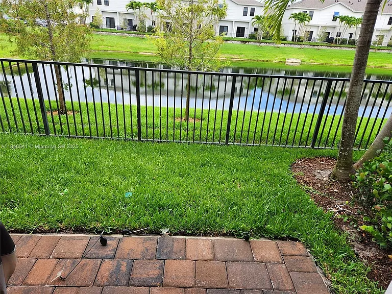 880 NW 3rd Way #880 — Photo 22