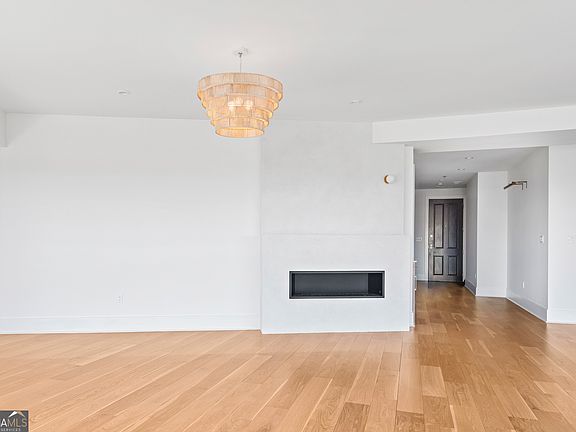 5th image of 2881 Peachtree Rd NE APT 2201