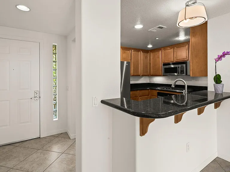 301 W G St #307 — Photo 5