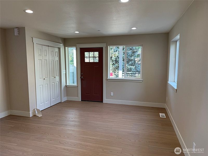 3rd image of 10819 SE 236th Street