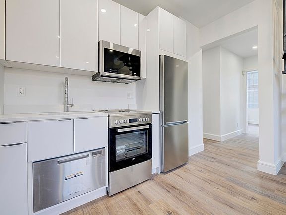 2nd image of 371 Irving Ave #3L