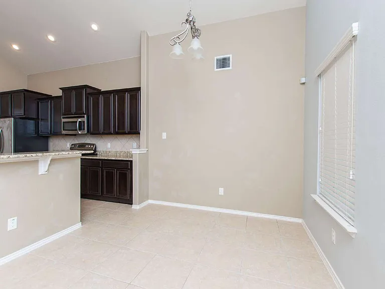 409 Rowdy Dr — Photo 10