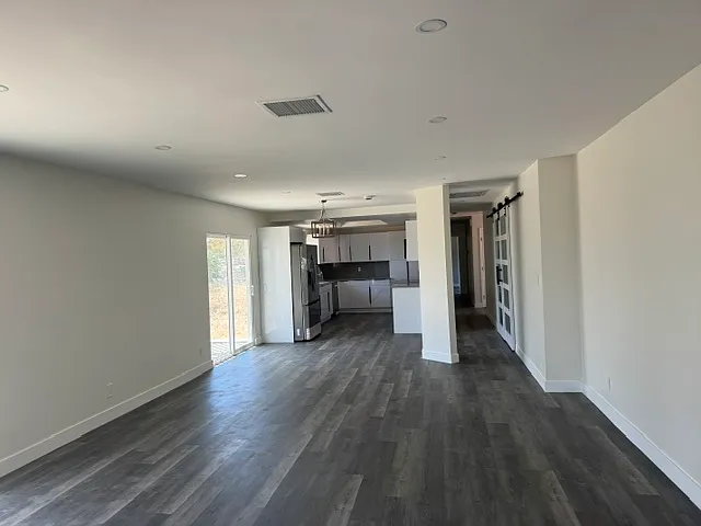 8545 Amador Ave — Photo 4