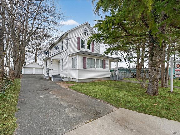 3rd image of 21 Maple Avenue