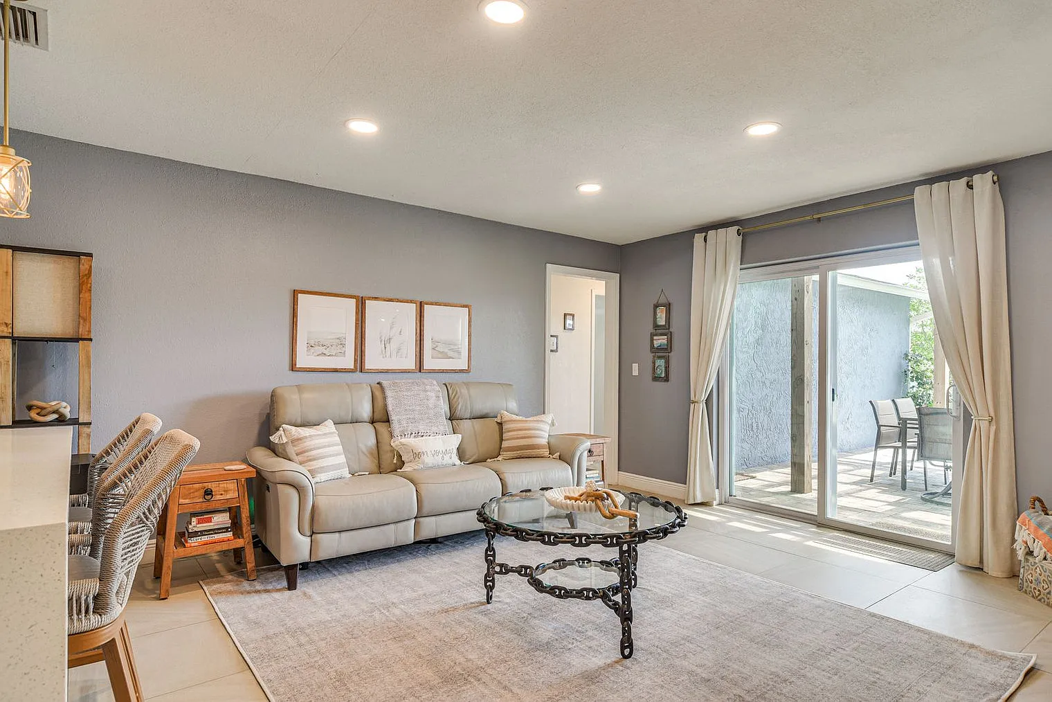 3 bed, 2.0 bath, 1797 sqft, $4,675 — Photo 1