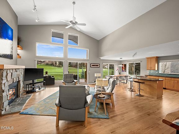 3rd image of 8770 Silver Spur Rd