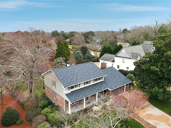 4th image of 1582 Riverside Dr