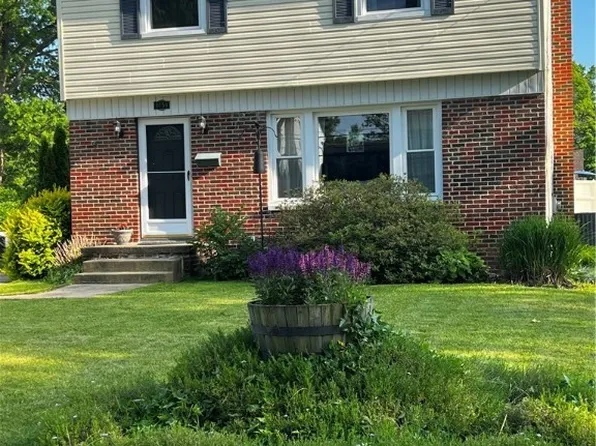 1750 Kingsley Ave, Akron, OH 44313