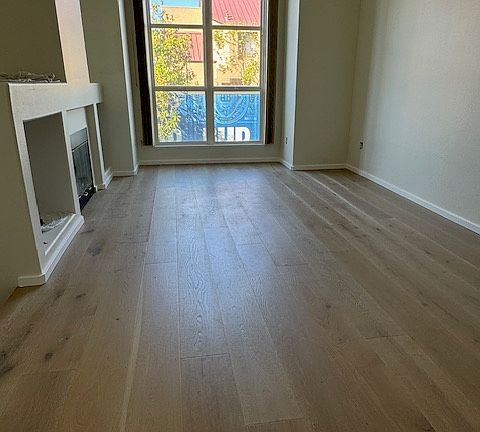 5th image of 207 Town Green Ln