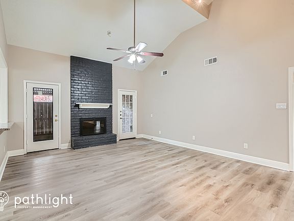 3rd image of 4418 Hickory Grove Dr