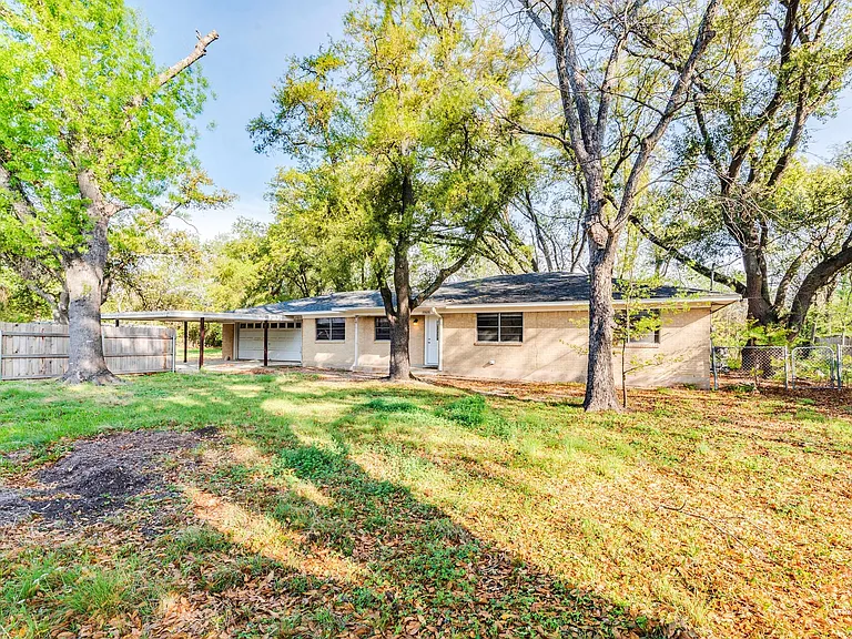 10606 Macmora Rd — Photo 2