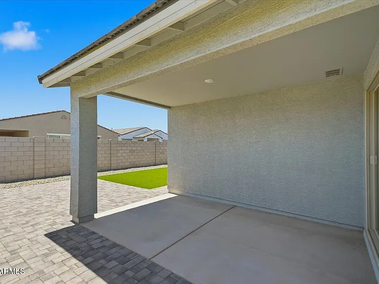 15875 W Cottontail Ln — Photo 60
