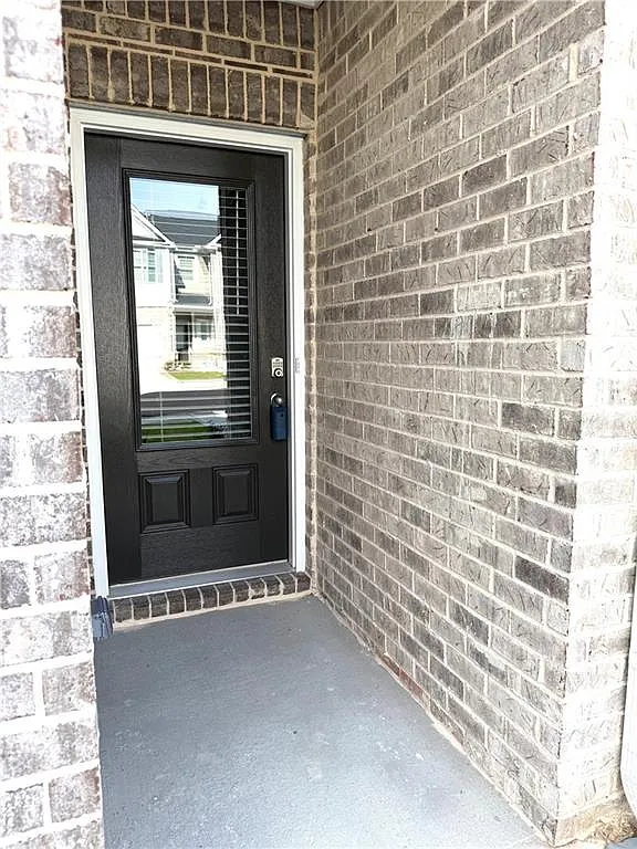 4 bed, 2.5 bath, 1805 sqft, $2,600 — Photo 2