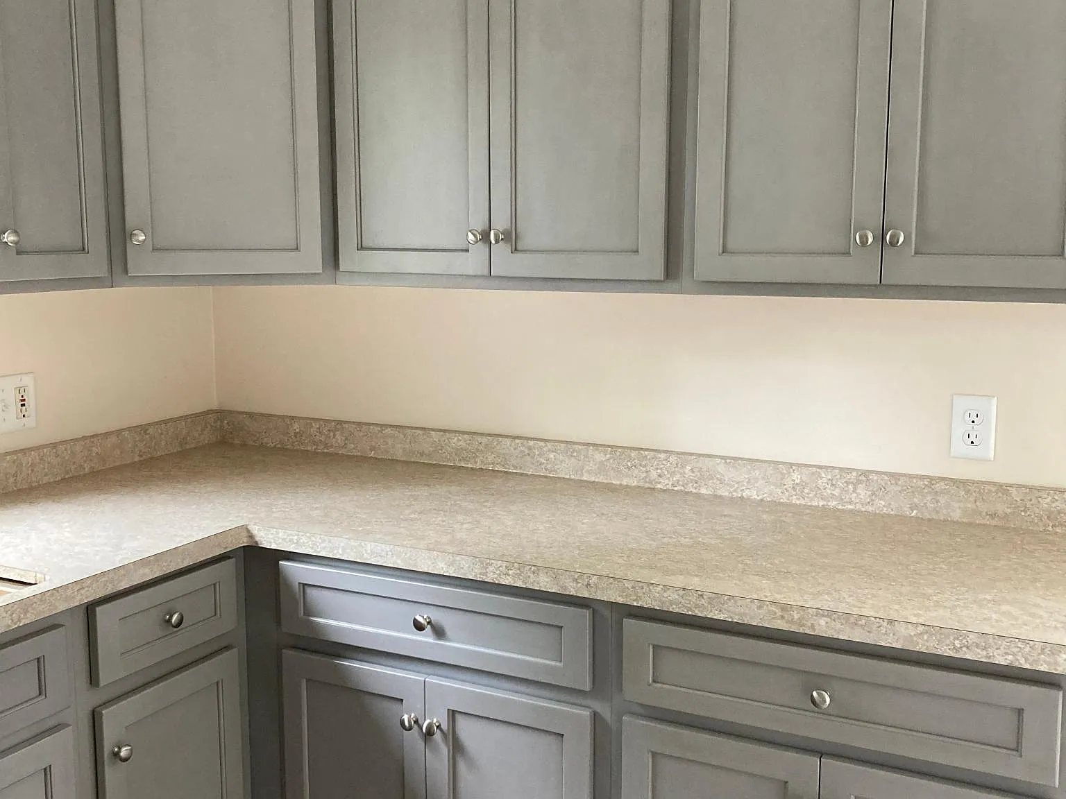 2 bed, 900 sqft, $1,300 — Photo 2