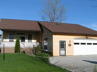 4047 Vandemark Rd, Litchfield, OH 44253