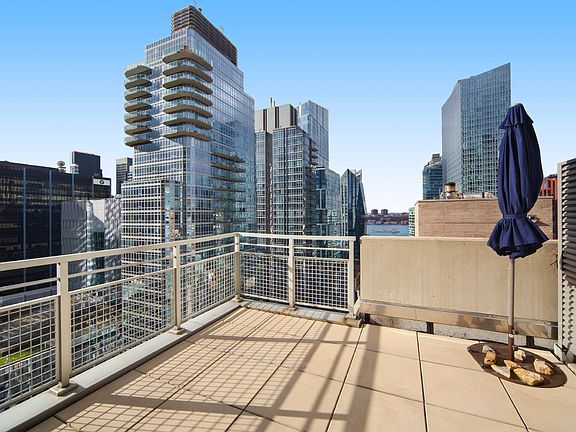 5th image of 225 W 60th St Penthouse 1A
