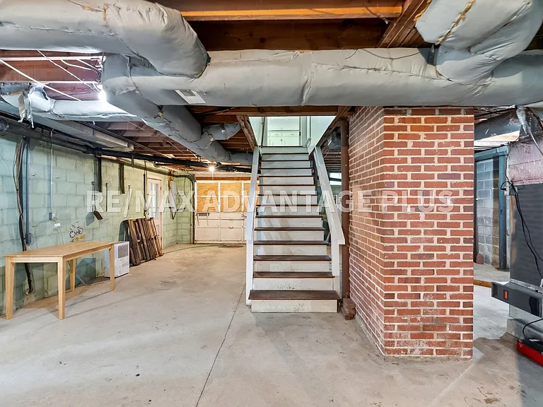 1004 Fourth Avenue Ext — Photo 33